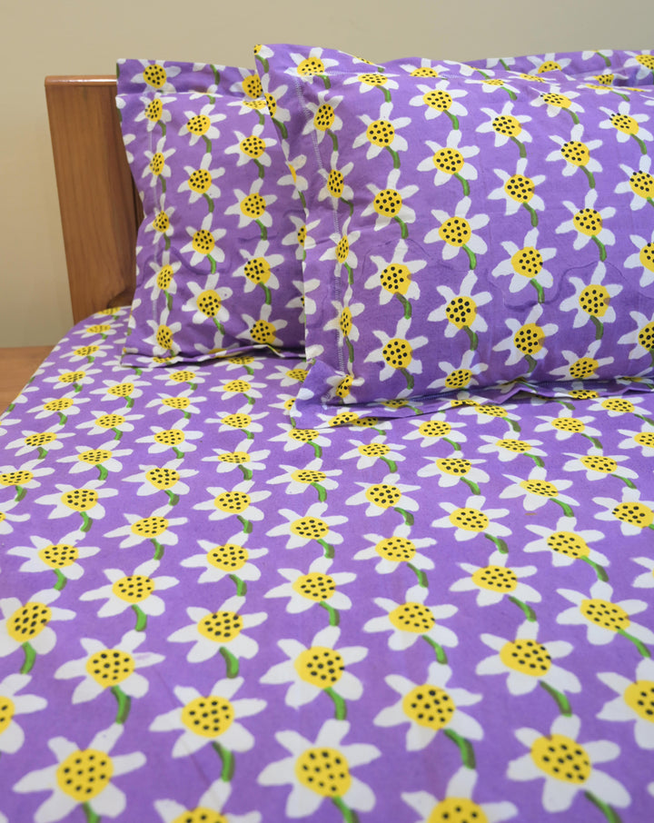 Daffodil Premium Cotton King Bedsheet with 2 Pillows