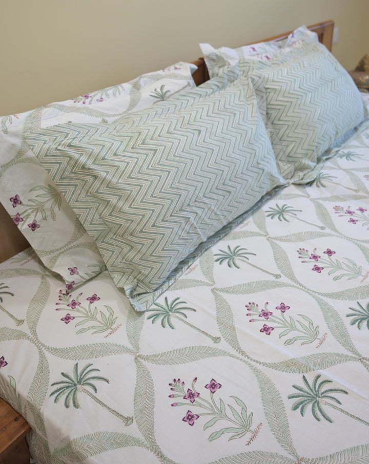 Gulmohar Premium Cotton Double Bedsheet with 4 Pillow Covers