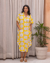 Load image into Gallery viewer, Mallika BeeBee Kaftan Shirt-Minor Defect-Bee-K10
