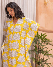 Load image into Gallery viewer, Mallika BeeBee Kaftan Shirt-Minor Defect-Bee-K10
