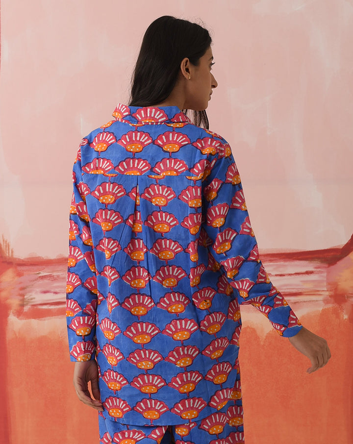 Seashells Oversized Women's Shirt