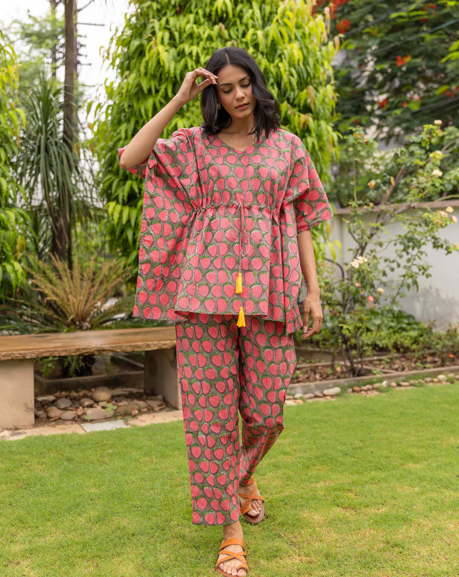 Strawberry Chill Jams Cotton Co-ord Set - Minor Defect B7