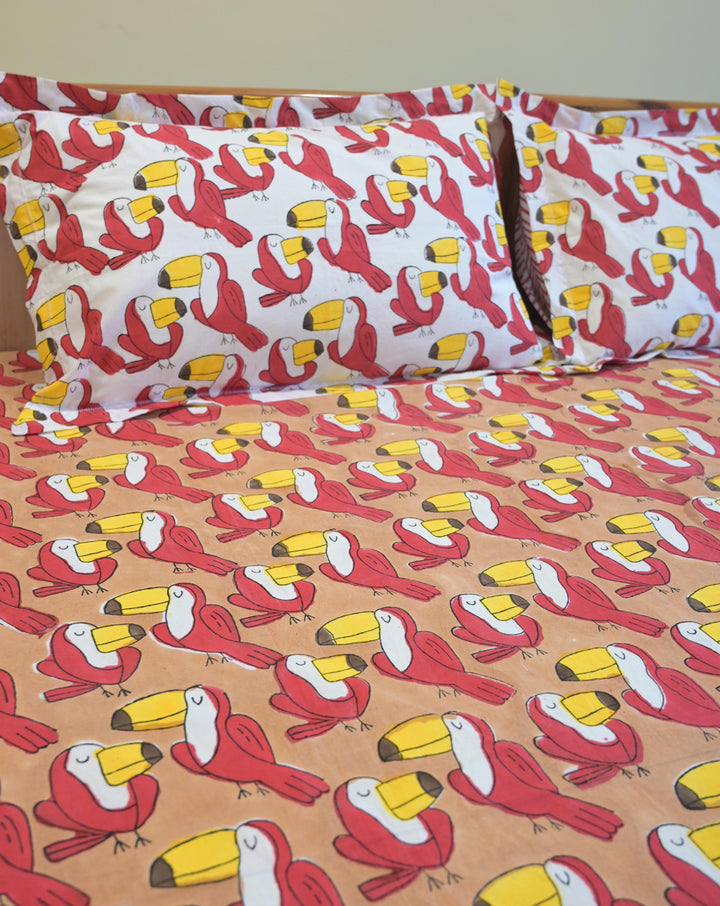 Toucan Premium Cotton King Bedsheet with 2 Pillows