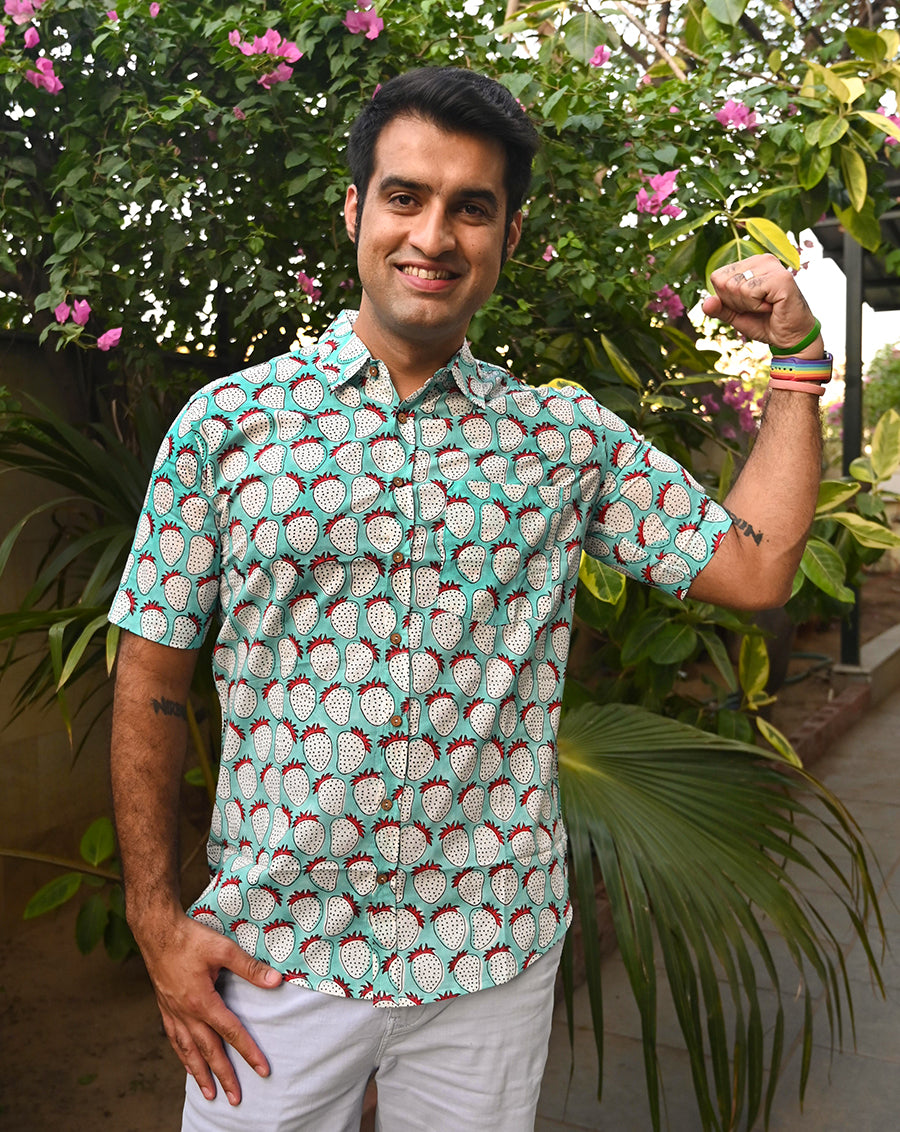 Mint Strawberry Cotton Men's Half Sleeves Shirt