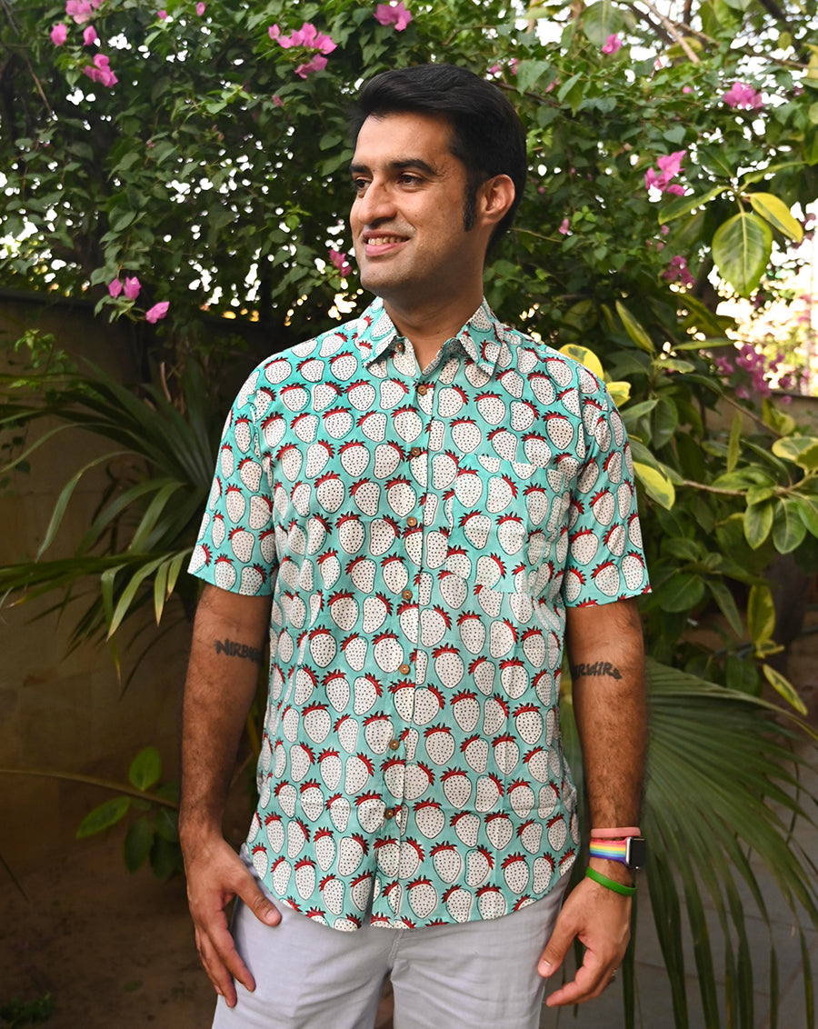 Mint Strawberry Cotton Men's Half Sleeves Shirt