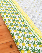 Load image into Gallery viewer, Beet-the-Daisy Cotton Quilt
