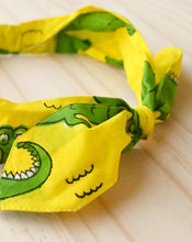 Load image into Gallery viewer, Agar Magar Handcrafted Cotton Bow Hairband
