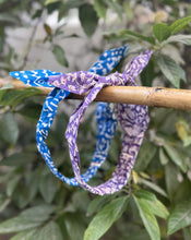 Load image into Gallery viewer, Florals - Set of 2 Handcrafted Cotton Bow Hairbands
