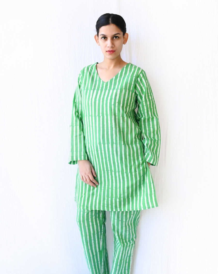 Hari Dhaari Kurta Pyjama Set