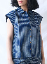 Load image into Gallery viewer, Neel Dhaari Soft cotton shirt - Minor Dye Error
