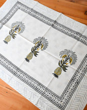 Load image into Gallery viewer, Pineapple Cotton Bedsheet

